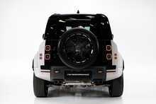 Land Rover Defender 110 P635 V8 MHEV OCTA 