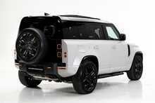 Land Rover Defender 110 P635 V8 MHEV OCTA 