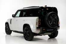 Land Rover Defender 110 P635 V8 MHEV OCTA 