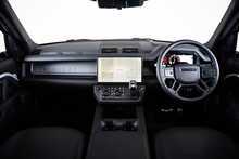 Land Rover Defender 110 P635 V8 MHEV OCTA 