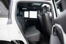 Land Rover Defender 110 P635 V8 MHEV OCTA 