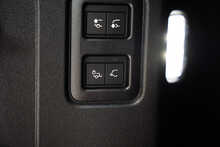 Land Rover Defender 110 P635 V8 MHEV OCTA 