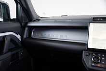 Land Rover Defender 110 P635 V8 MHEV OCTA 
