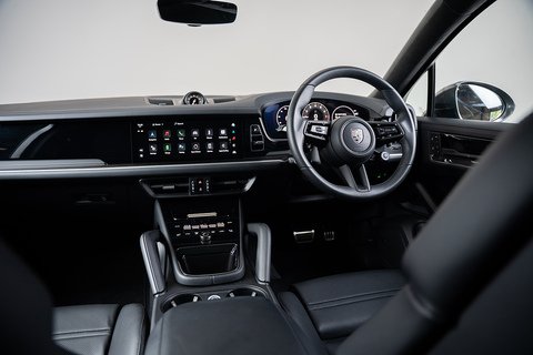 4.0 V8 E-Hybrid 25.9kWh Turbo Coupe 5dr Petrol Plug-in Hybrid TiptronicS 4WD Euro 6 (s/s) (739 ps)