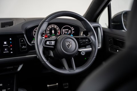4.0 V8 E-Hybrid 25.9kWh Turbo Coupe 5dr Petrol Plug-in Hybrid TiptronicS 4WD Euro 6 (s/s) (739 ps)