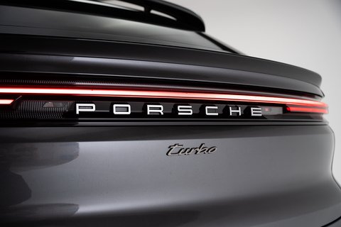 4.0 V8 E-Hybrid 25.9kWh Turbo Coupe 5dr Petrol Plug-in Hybrid TiptronicS 4WD Euro 6 (s/s) (739 ps)