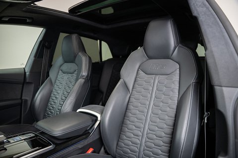 4.0 TFSI V8 Vorsprung SUV 5dr Petrol Tiptronic quattro Euro 6 (s/s) (600 ps)