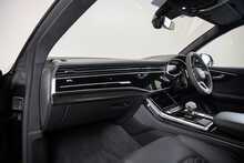 Audi RSQ8 TFSI V8 Vorsprung 
