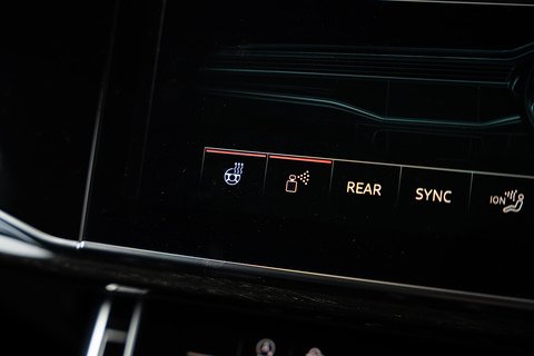 4.0 TFSI V8 Vorsprung SUV 5dr Petrol Tiptronic quattro Euro 6 (s/s) (600 ps)