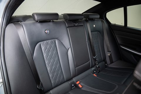 0.0 Saloon Diesel