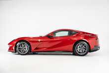 Ferrari 812 Superfast V12 