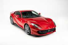 Ferrari 812 Superfast V12 