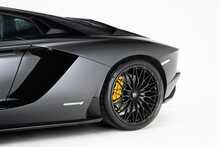 Lamborghini Aventador V12 LP 740-4 S 