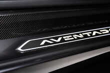 Lamborghini Aventador V12 LP 740-4 S 