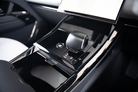 4.4 P635 V8 MHEV SV Ultimate Edition SUV 5dr Petrol Auto 4WD Euro 6 (s/s) (635 ps)
