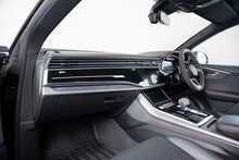 Audi RSQ8 TFSI V8 Performance Carbon Vorsprung 