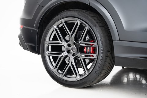 4.0 TFSI V8 Performance Carbon Vorsprung SUV 5dr Petrol Tiptronic quattro Euro 6 (s/s) (640 ps)