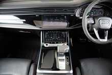 Audi RSQ8 TFSI V8 Performance Carbon Vorsprung 