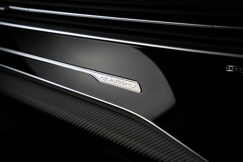 4.0 TFSI V8 Performance Carbon Vorsprung SUV 5dr Petrol Tiptronic quattro Euro 6 (s/s) (640 ps)
