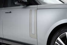 Land Rover Range Rover D300 MHEV SE 
