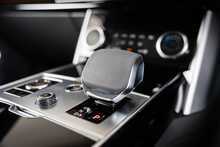 Land Rover Range Rover D300 MHEV SE 