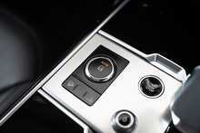 Land Rover Range Rover D300 MHEV SE 