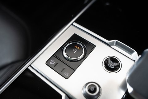 3.0 D300 MHEV SE SUV 5dr Diesel Auto 4WD Euro 6 (s/s) (300 ps)