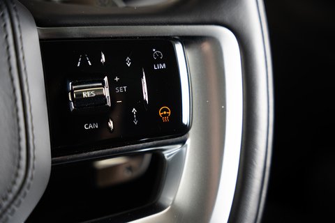 3.0 D300 MHEV SE SUV 5dr Diesel Auto 4WD Euro 6 (s/s) (300 ps)