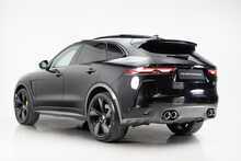 Jaguar F-PACE P550 V8 SVR 