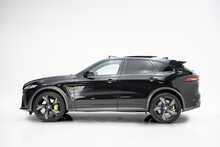 Jaguar F-PACE P550 V8 SVR 