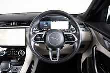 Jaguar F-PACE P550 V8 SVR 