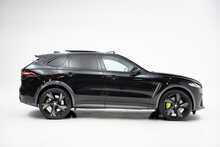 Jaguar F-PACE P550 V8 SVR 