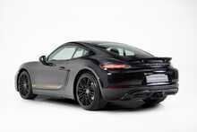 Porsche 718 Cayman T 