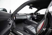 Porsche 718 Cayman T 