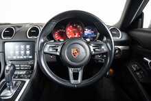Porsche 718 Cayman T 