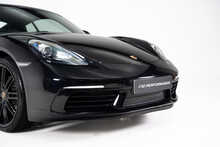 Porsche 718 Cayman T 