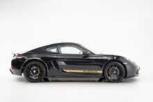 Porsche 718 Cayman T 