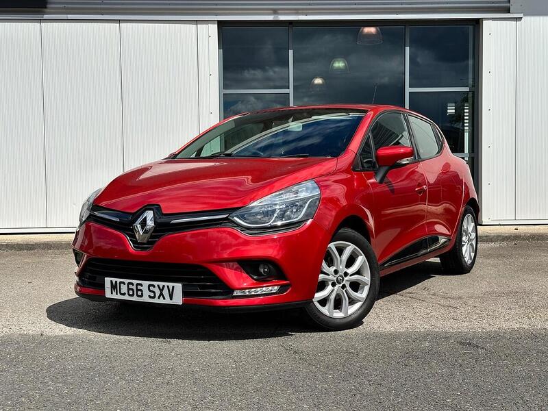 Renault Clio 1.2 TCe Dynamique Nav Hatchback 5dr Petrol Manual Euro 6 (s/s) (120 ps) - U6381