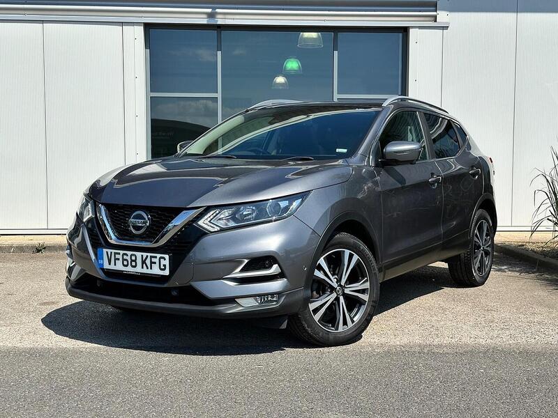 Nissan Qashqai 1.3 DIG-T N-Connecta Euro 6 (s/s) 5dr - U6451