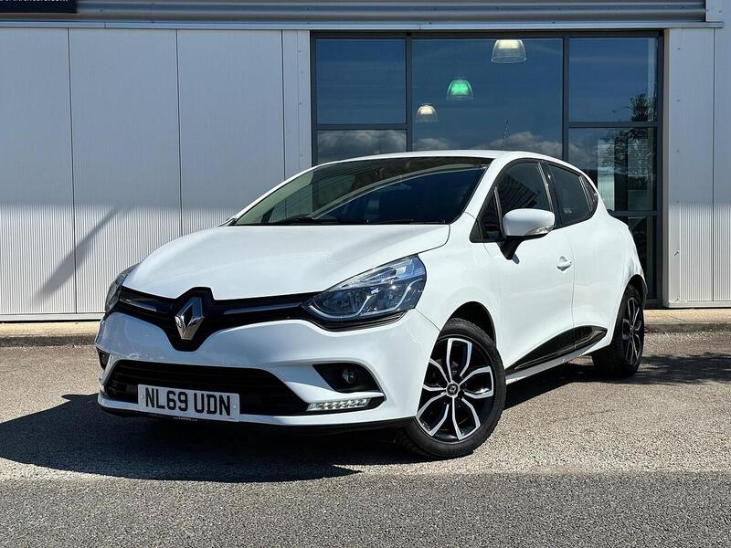 Renault Clio 0.9 TCe Play Euro 6 (s/s) 5dr - U6769