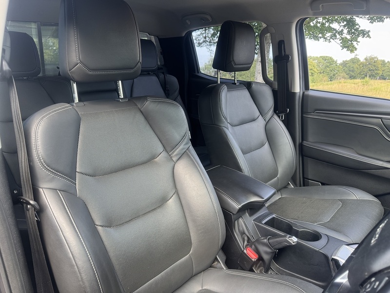 Isuzu 1.9 TD DL40 Pickup Double Cab 4dr Diesel Auto 4WD Euro 6 (s/s) (164 ps)