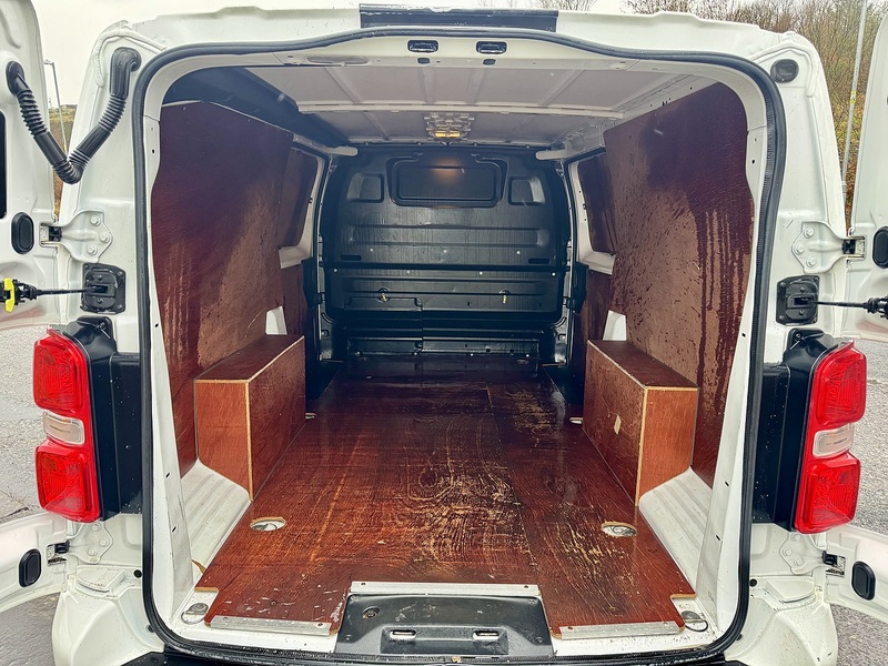 Vauxhall 1.5 Turbo D 2900 Sportive Panel Van 5dr Diesel Manual L2 H1 Euro 6 (s/s) (100 ps)