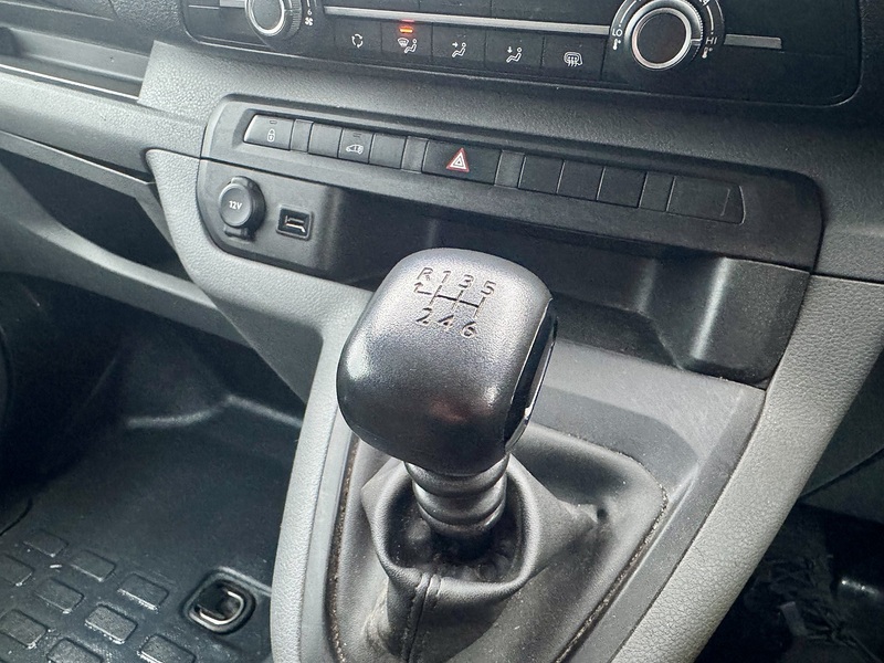 Vauxhall 1.5 Turbo D 2900 Sportive Panel Van 5dr Diesel Manual L2 H1 Euro 6 (s/s) (100 ps)