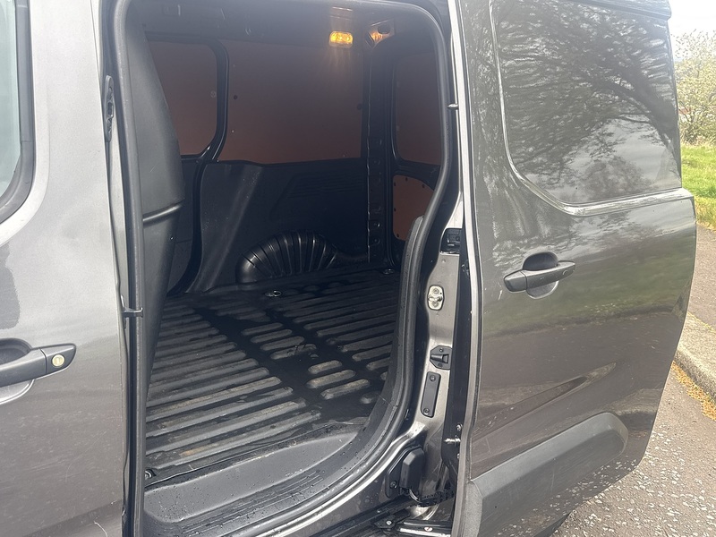 Toyota 1.5 BlueHDi Active Short Panel Van 5dr Diesel Manual SWB Euro 6 (75 bhp)