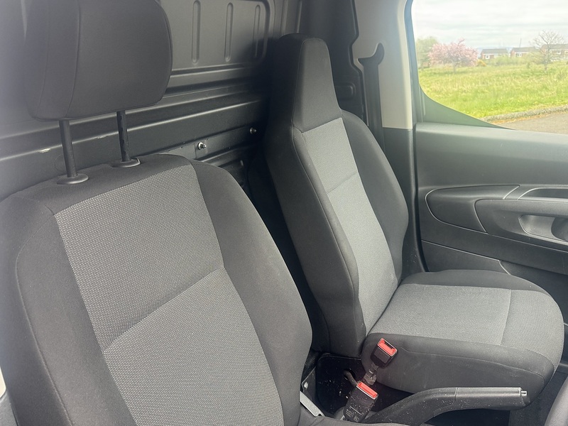 Toyota 1.5 BlueHDi Active Short Panel Van 5dr Diesel Manual SWB Euro 6 (75 bhp)