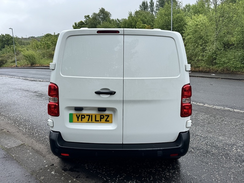 Toyota 50kWh Icon Medium Panel Van 6dr Electric Auto MWB (7kW OBC) (136 ps)