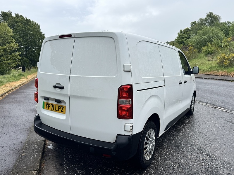 Toyota 50kWh Icon Medium Panel Van 6dr Electric Auto MWB (7kW OBC) (136 ps)
