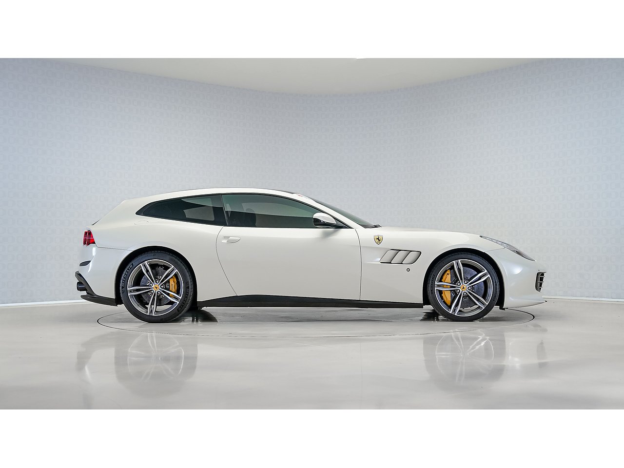 Ferrari GTC4 Lusso V12