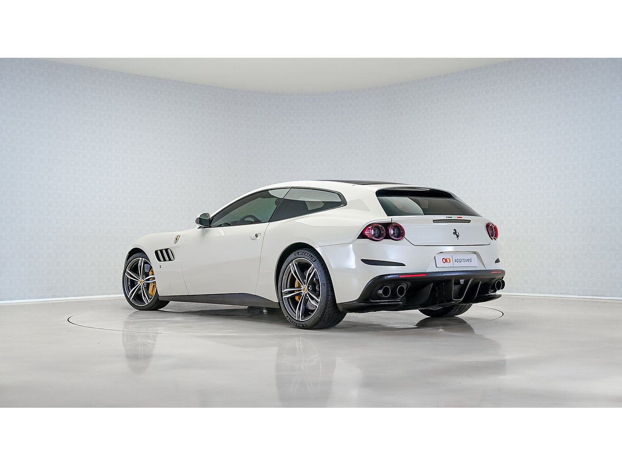 Ferrari GTC4 Lusso V12
