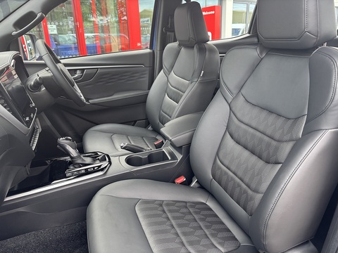 DL40 D/C 1.9 4dr Pickup AUTOMATIC DIESEL